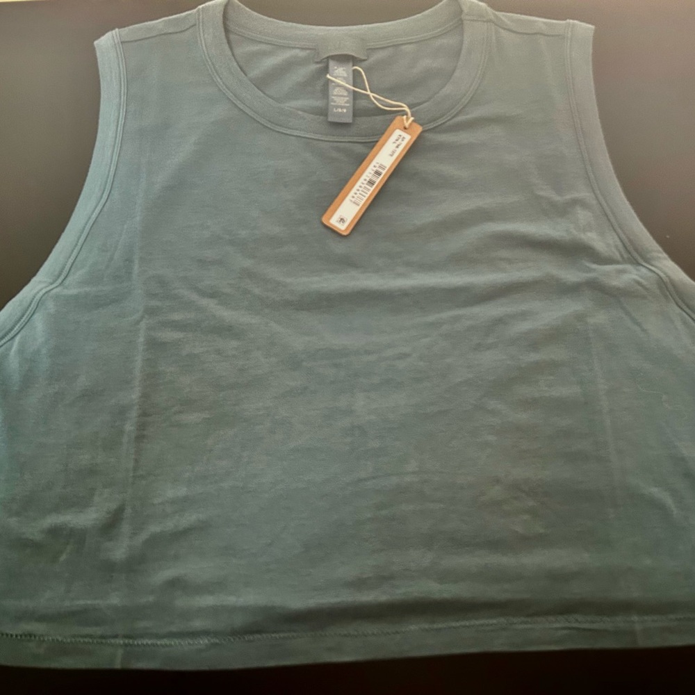 SKIMS boyfriend crop tank top NWT Large in limited edition Kyanite color